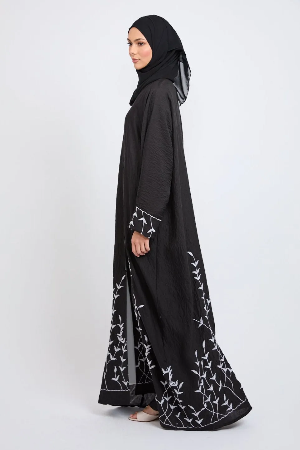 Premium Dahlia Embroidered Open Abaya - Black